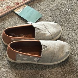 Brand new TOMS girls shoes